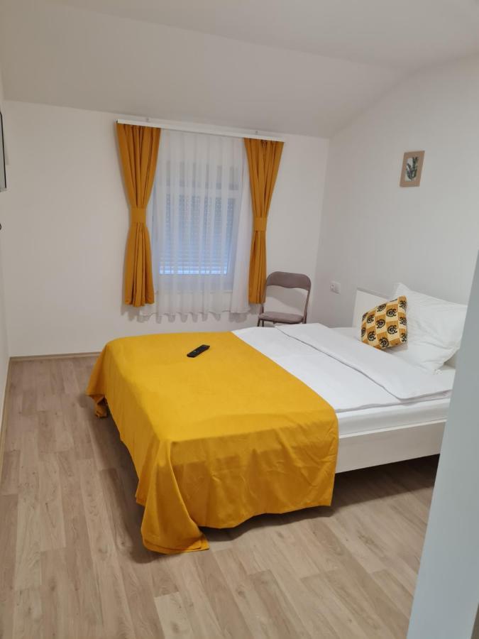 Krnjak Restoran I Sobe Savic Bed & Breakfast エクステリア 写真