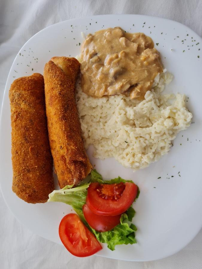 Krnjak Restoran I Sobe Savic Bed & Breakfast エクステリア 写真