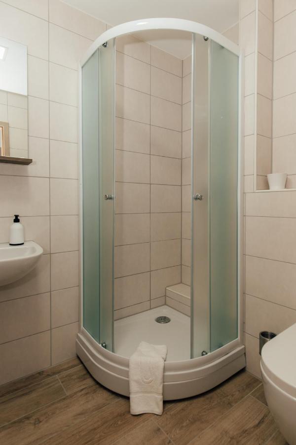 Krnjak Restoran I Sobe Savic Bed & Breakfast エクステリア 写真