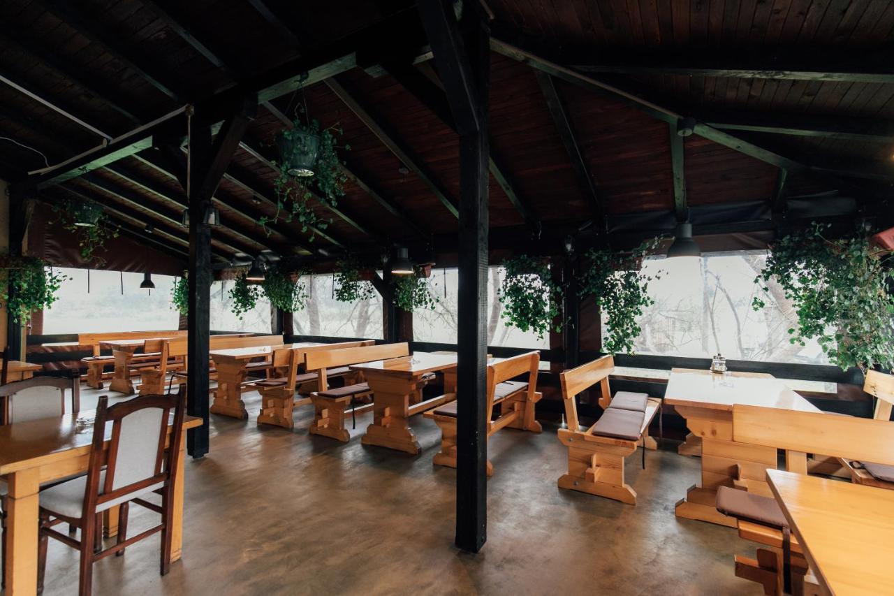 Krnjak Restoran I Sobe Savic Bed & Breakfast エクステリア 写真